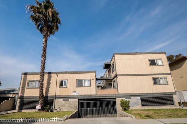 Photo - Firmona Apts