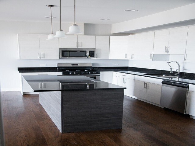 2515 W Lawrence Ave Unit 002E