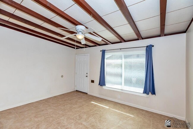 Photo - 574 S 2nd Ave Apartamento