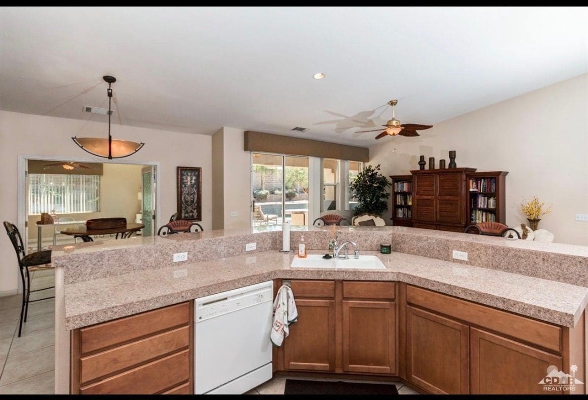 Photo - 108 Clearwater Way