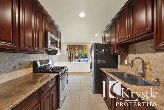 Photo - 791 Rosewood Ave