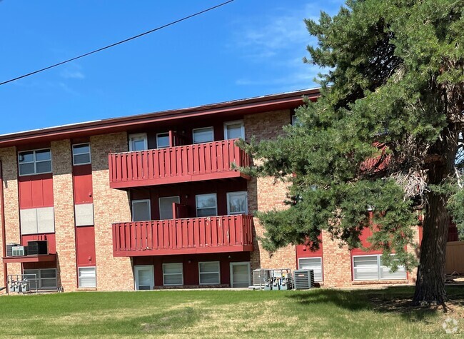 Building Photo - 2611 27th St Rental