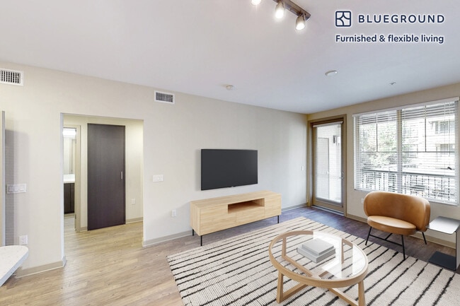 Photo - 121 E Rte 66 Unidad FL1-ID10465A