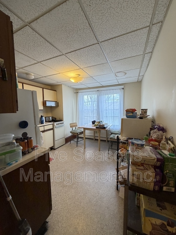 Photo - 465-467 Colchester Avenue - 2