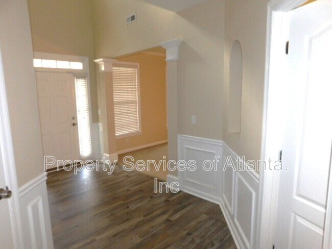 Photo - 3543 Aberdeen Way