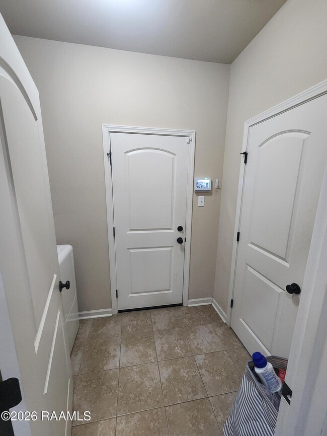 Photo - 417 Elwick Dr
