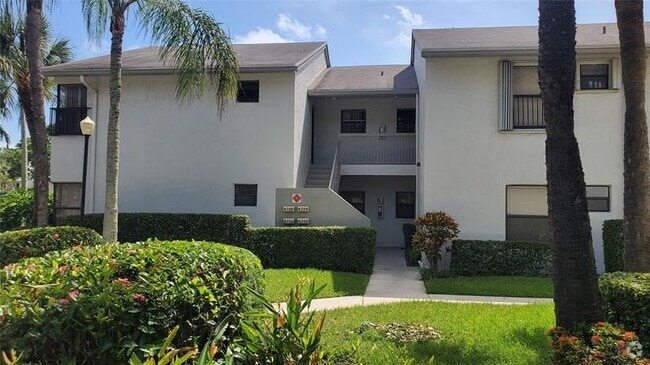 Building Photo - 4760 NW 22nd St Unit 42110 Rental