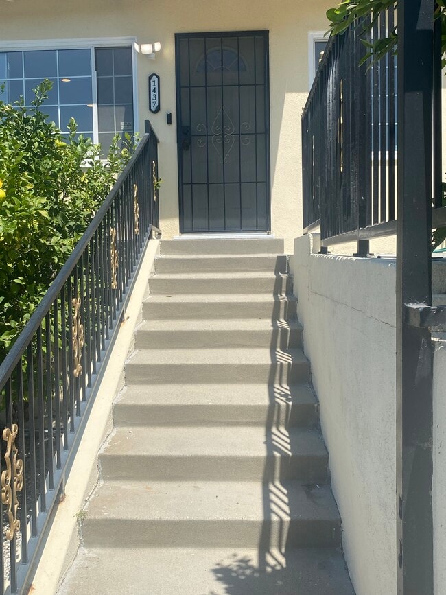 Front Door - 1437 Plumas St