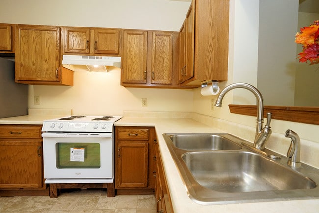 Building Photo - 2020 Benton Rd Unit 2020A