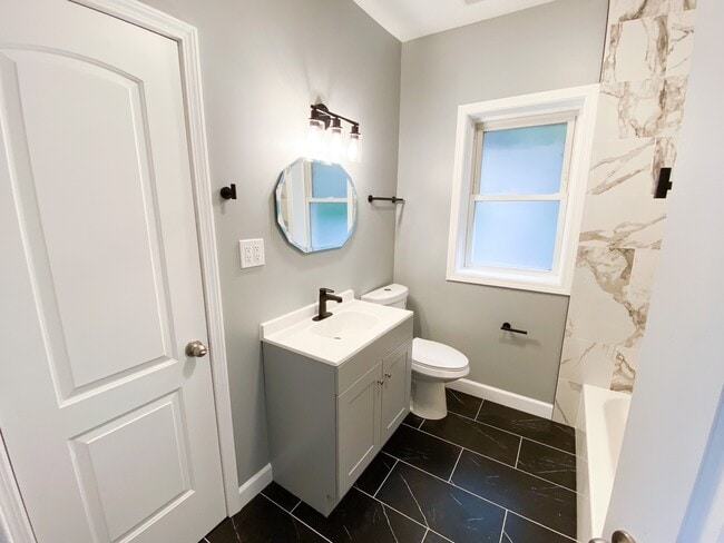 Master Bathroom - 7815 S Kingston Ave Unit 3