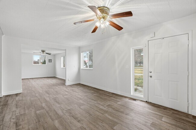 Photo - 5111 N Stone St