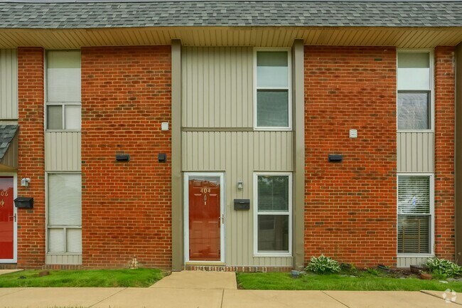 Building Photo - UPDATED 2 BEDROOM CONDO - Heart of Moon To...