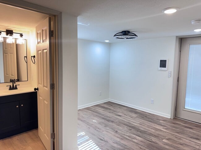Photo - 19 Proctor Dr Unit 3 (studio)