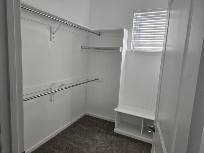 1st bedroom walk-in closet - 2466 Leytonstone Dr