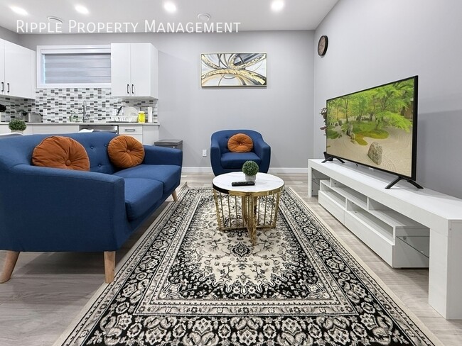 Building Photo - MODERN 1-BED BASEMENT SUITE | KESWICK | PRIVATE ENTRY