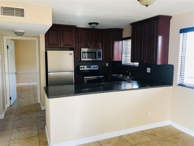 Building Photo - 6206 SW 131st Pl Unit 201 Rental