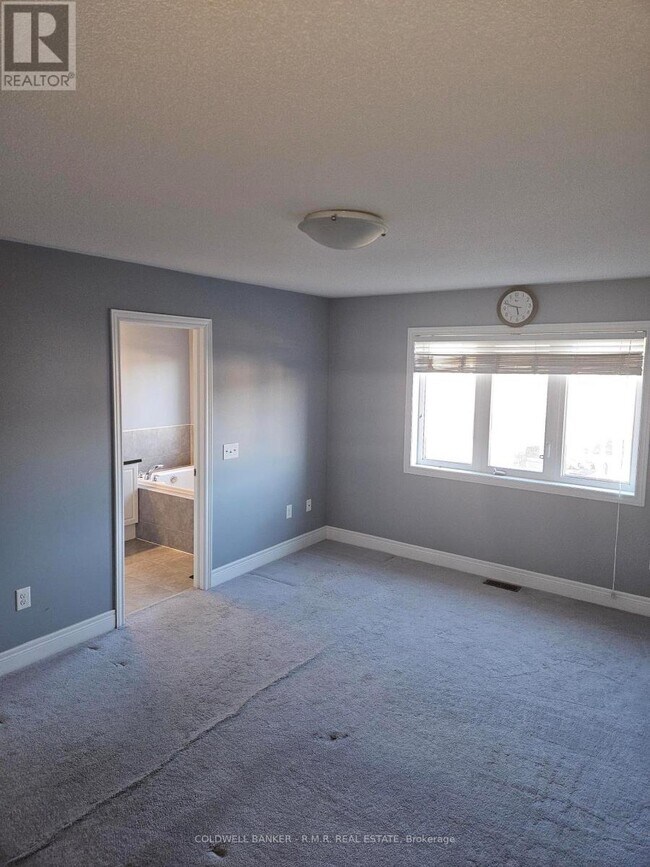 Photo - 85 Dewell Crescent