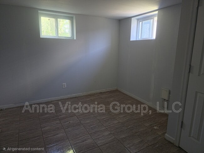 Photo - 2317 Roslyn Ave