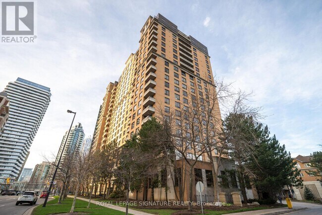 Photo - 18 Sommerset Way Unit 2217