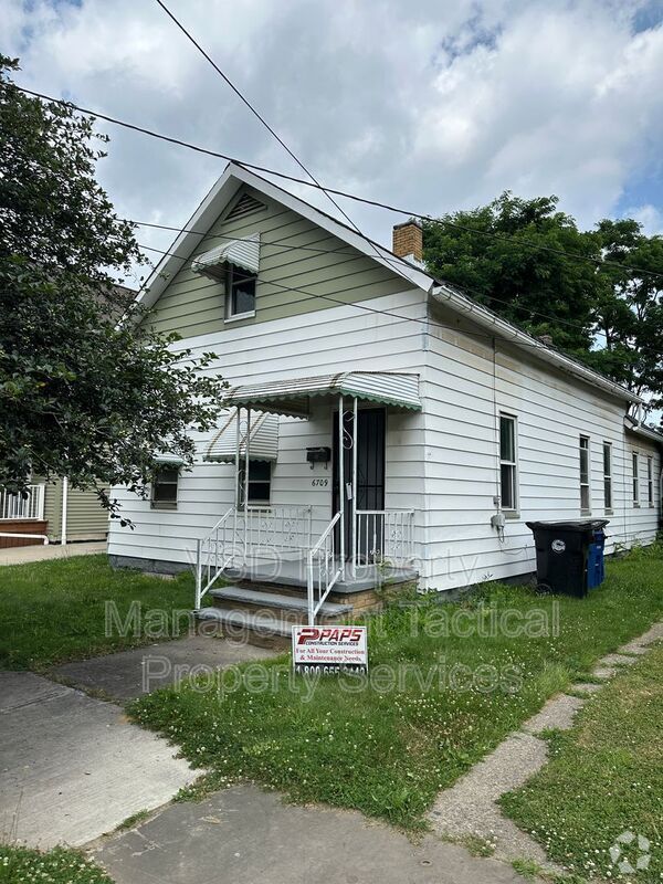 Building Photo - 6709 Fullerton Ave Rental