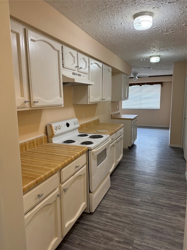 Photo - 11415 Loyola Dr