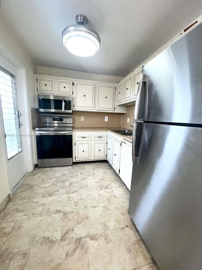 Photo - 1425 Atlantic Shores Blvd Unit 308