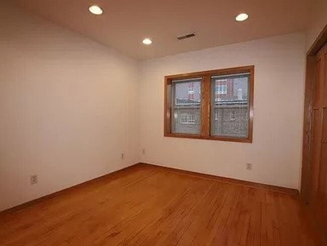 Photo - 520-524 S Park St Unit 522-202