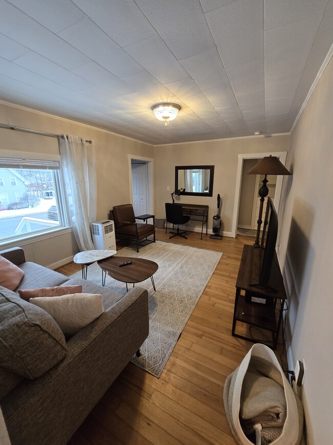 Living room - 332 Broadway