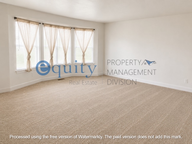 Building Photo - 5534 S Tropicana Dr
