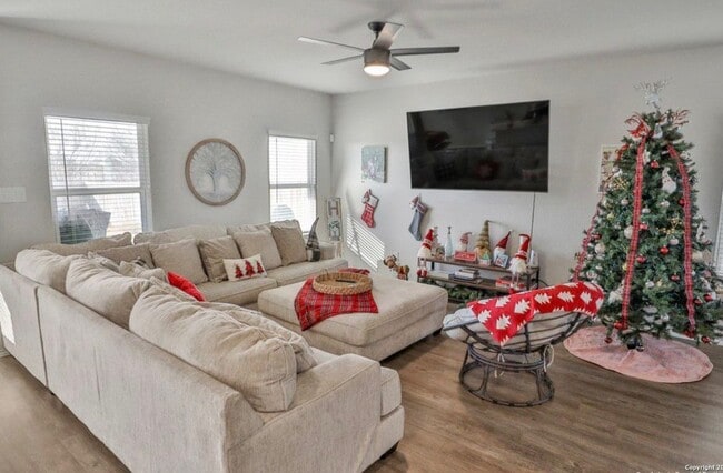 Photo - 6011 Macdona Ridge