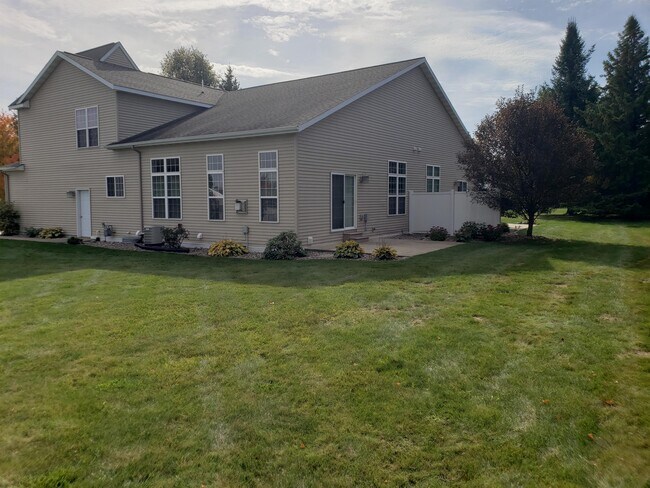 1214 N 16th Ave