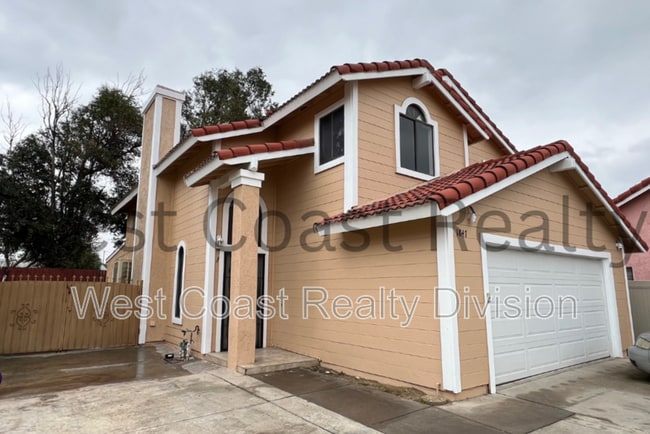 Photo - 1847 S Raintree Pl