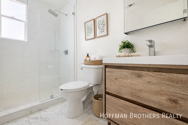 Photo - 727 Silver Lake Blvd