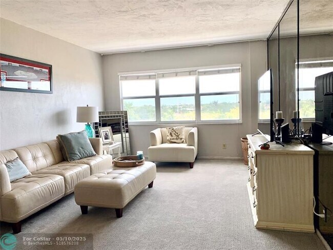 Photo - 2555 NE 11th St Unit 606