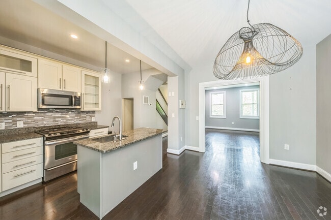 Building Photo - 723 K St NE Rental