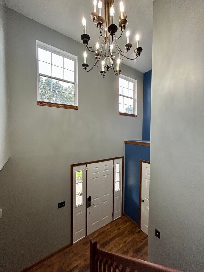 Photo - Beautiful 3 level home on a quiet cul-de-sac in Greenbrier Knolls--AVAILABLE NOW!!!!