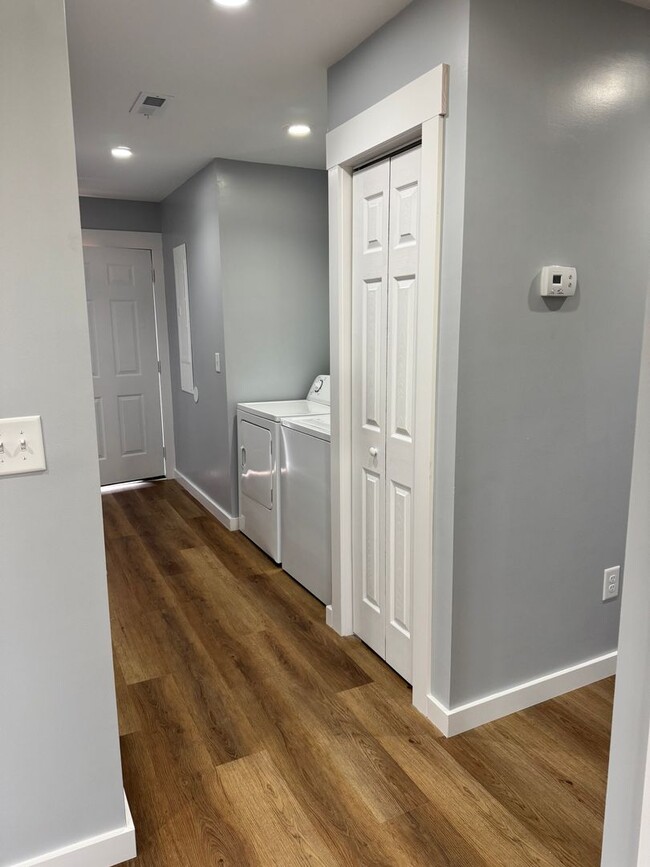 Photo - 913 E Myrtle Ave Unit 2