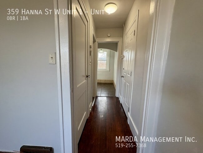 Photo - COZY BACHELOR NEAR DOWNTOWN WINDSOR + HYDRO & GAS Unit 1