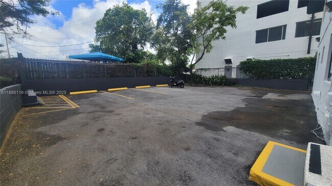 Photo - 43 Glen Royal Pkwy Unit 2