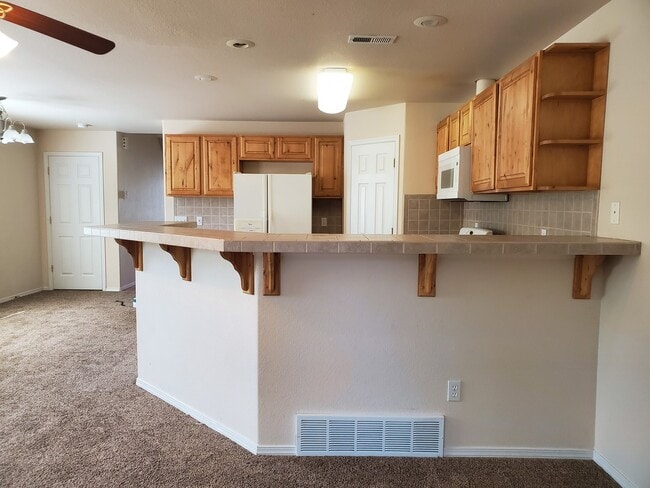 Photo - 3 Bedroom Duplex Near Downtown Available!
