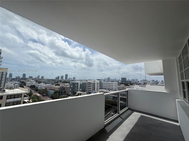 Building Photo - 100 Lincoln Rd Unit 1209