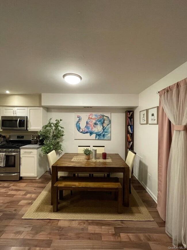 Photo - 208 Fairview Cir