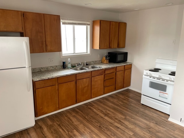 Photo - 160 Rose Ave