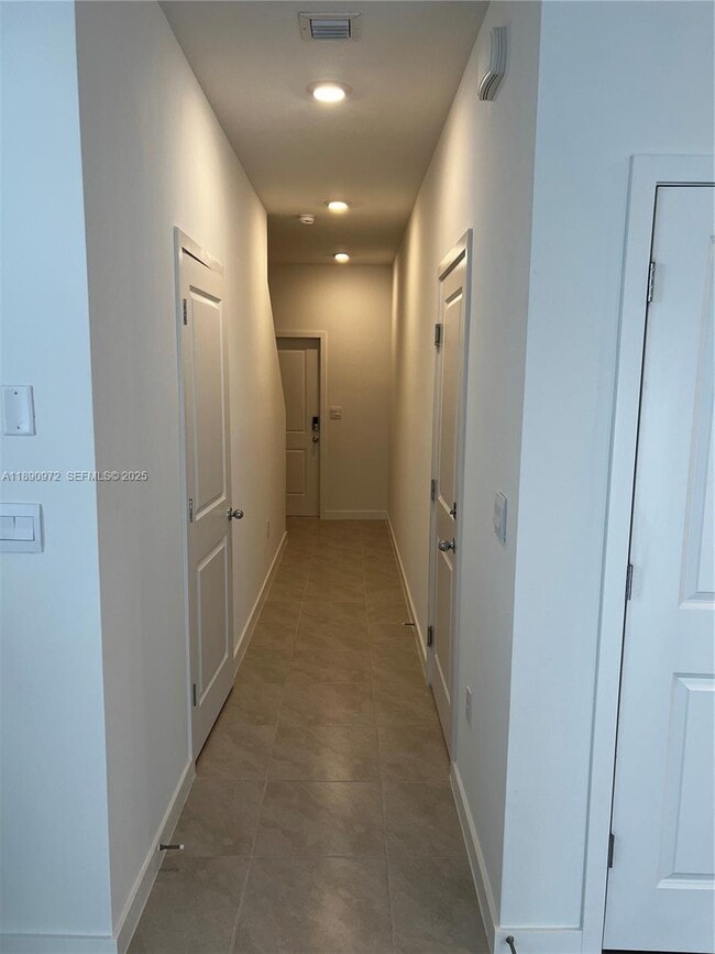 Photo - 652 NW 6th St