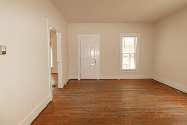 Photo - 3 Bed 2 Bath House Columbia College