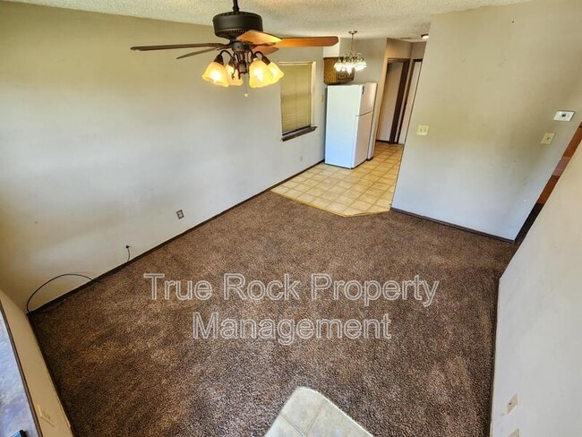 Photo - 2501 Oakhurst Dr