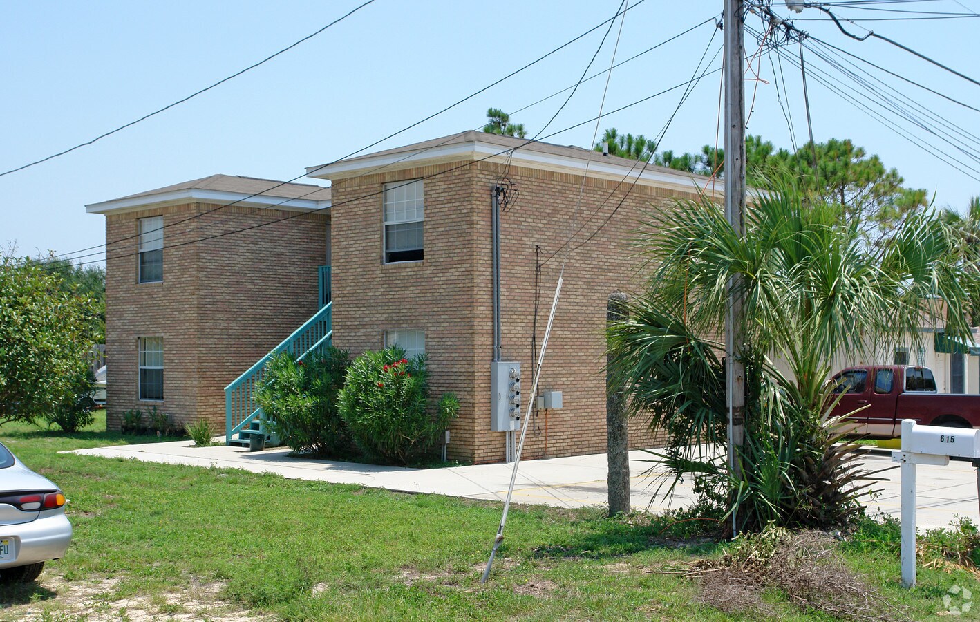Photo - 617 Gardenia St