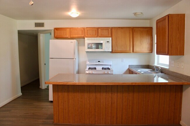219 W 5th St