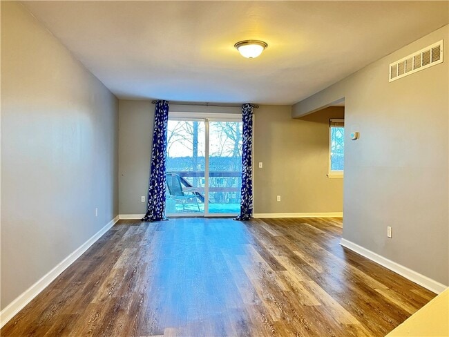 Photo - 6 Bucklebury Hill