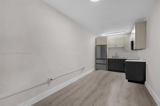 Photo - 3030 NW 16th St Unidad 3